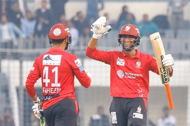 বিপিএলঃশুভ সূচনা করেছে বর্তমান চ্যাম্পিয়ন ফরচুন বরিশাল